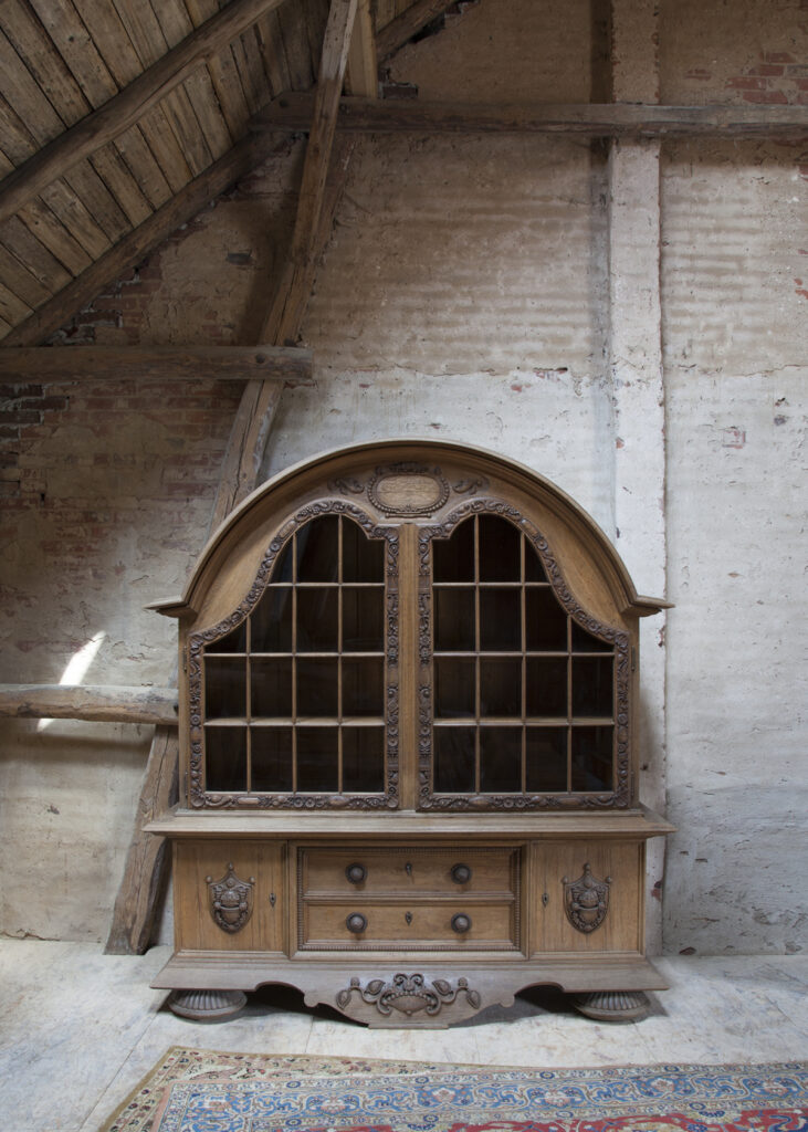 Eduard Pfeiffer (March 4, 1889–October 21, 1929),
two-part cabinet, carved oak, possibly manufactured
by Pössenbacher Werkstätten, Munich,
circa 1912